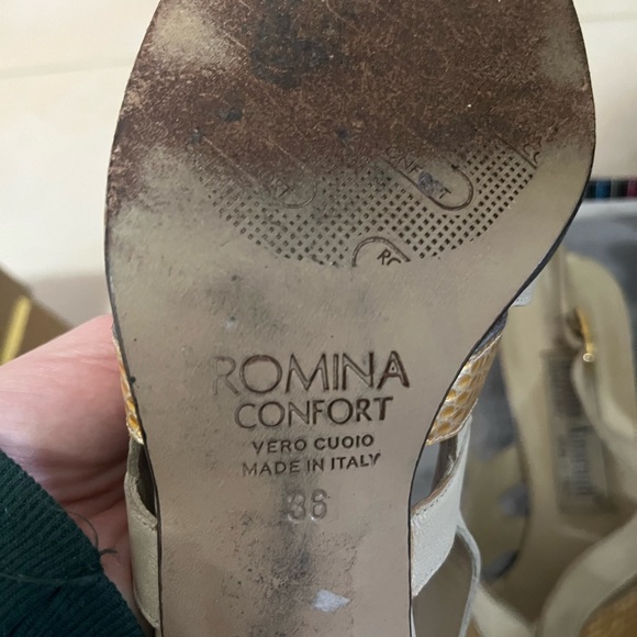 Beige sandals made in Italy - Picture 3 of 3